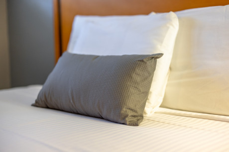 SOMA Park Inn - Civic Center - Plush Pillow